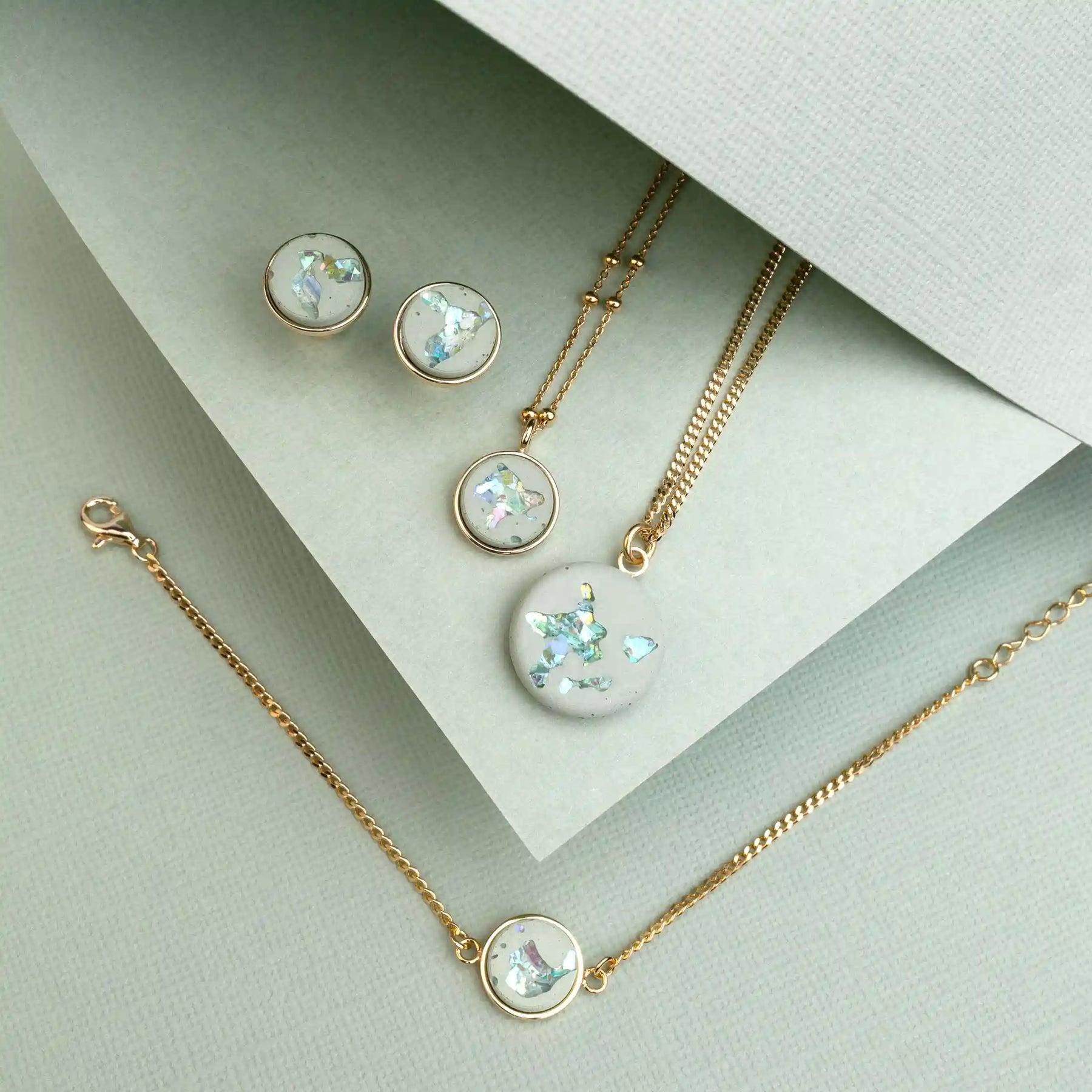 Necklace MARY | Pistacchio Crystal Gold
