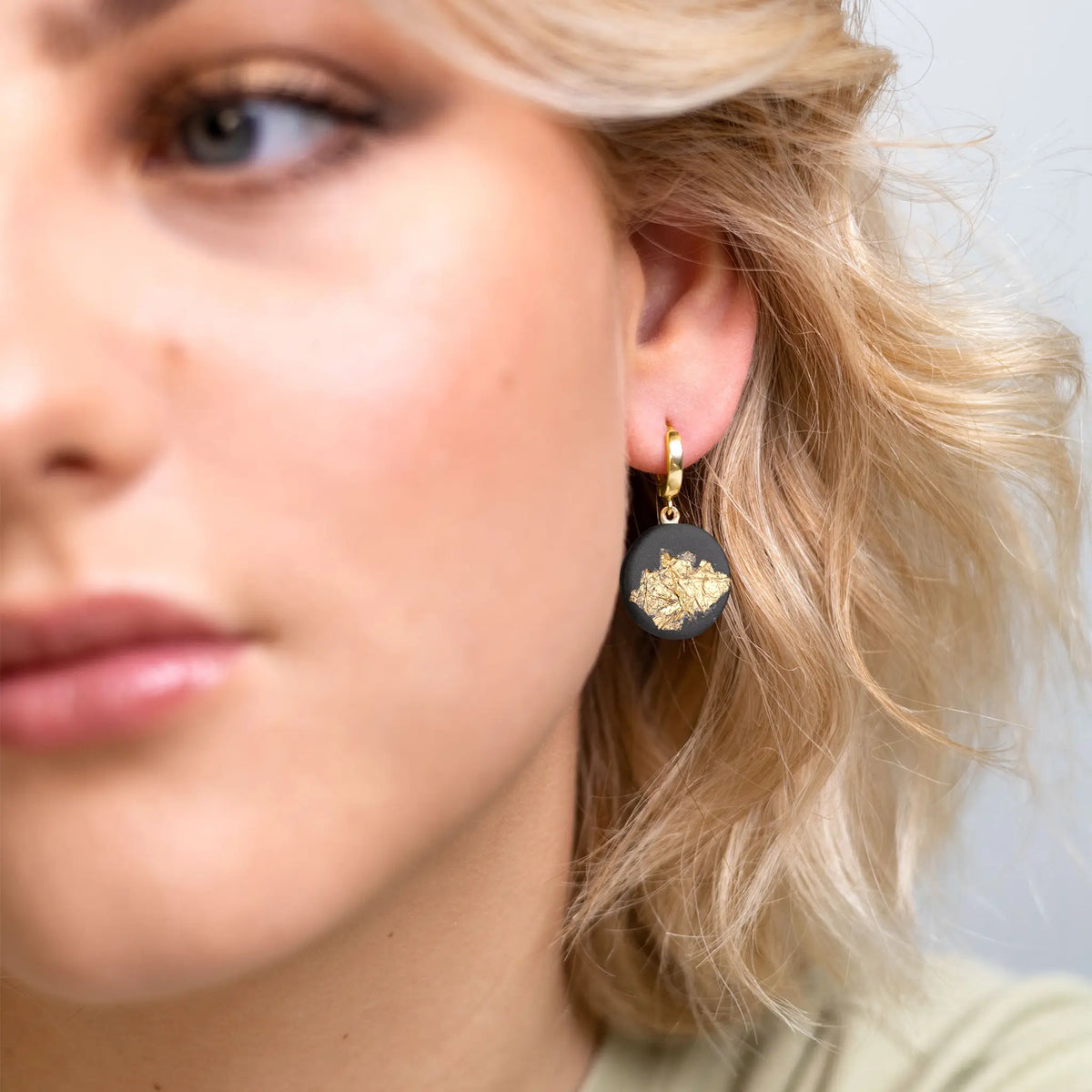 Hoop Earrings IVA | Black Gold